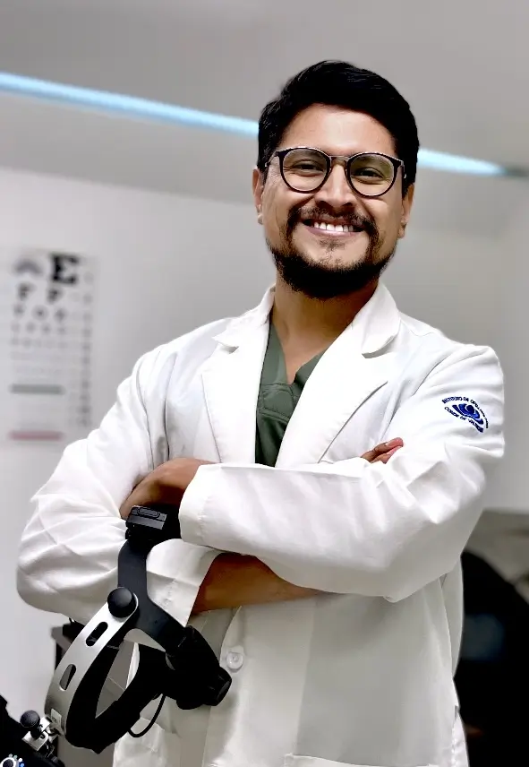 Dr.-Manuel-Angel-Alcantara-Delgado Oftalmólogo retinólogo guayaquil ecuador